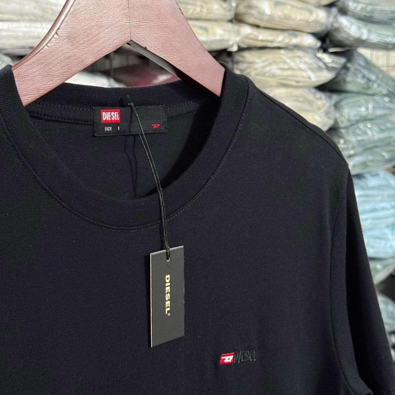 Camiseta Basica Diesel BI cor Preta — imagem 1 de 1