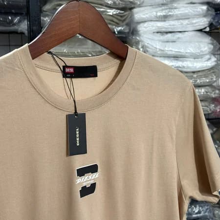 Camiseta Estampada Diesel cor Bege — imagem 1 de 1
