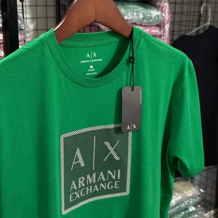 Camiseta Estampada Armani Exchange cor Verde Bandeira — imagem 1 de 1