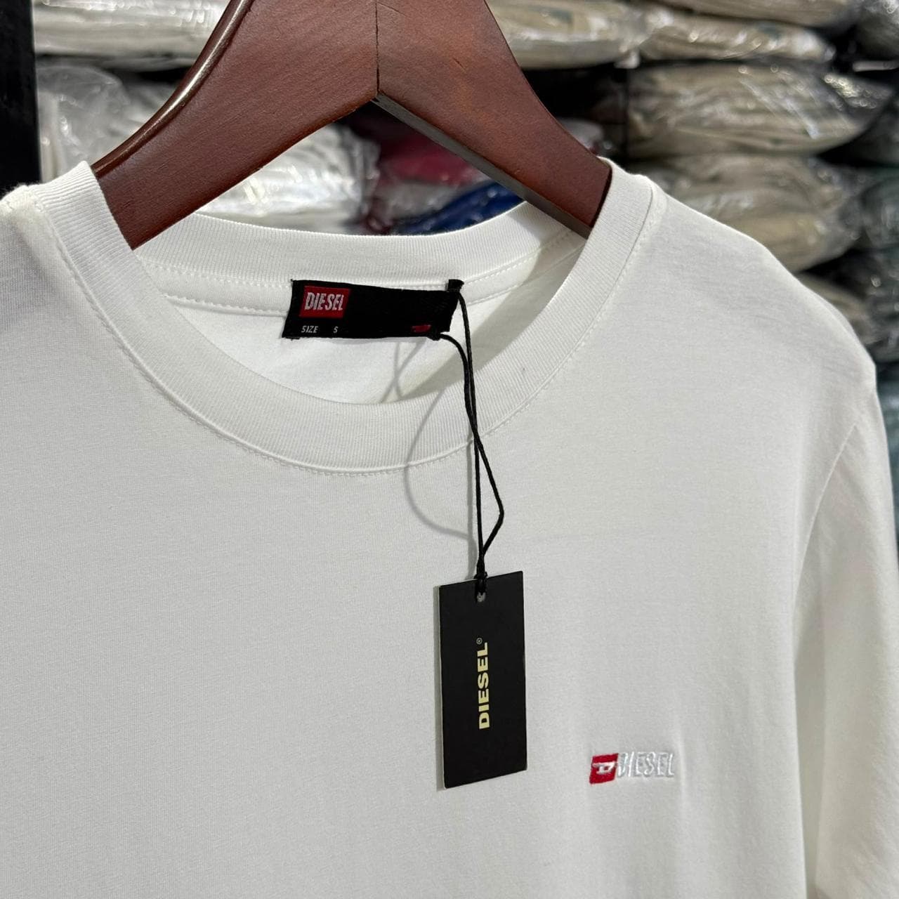 Camiseta Basica Diesel BI cor Branca — imagem 1 de 1