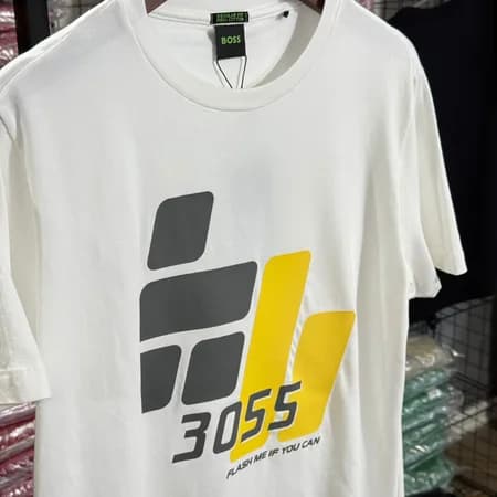 Camiseta Estampada Hugo Boss cor Branca — imagem 1 de 3