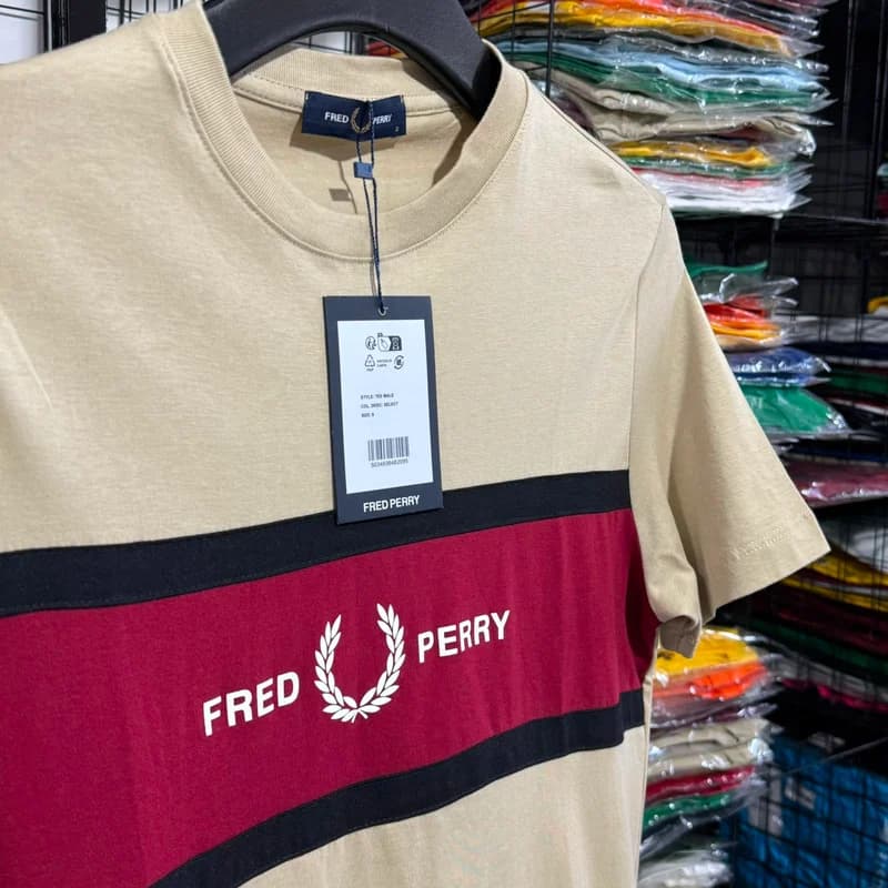 Camiseta Estampada Fred Perry cor Bege